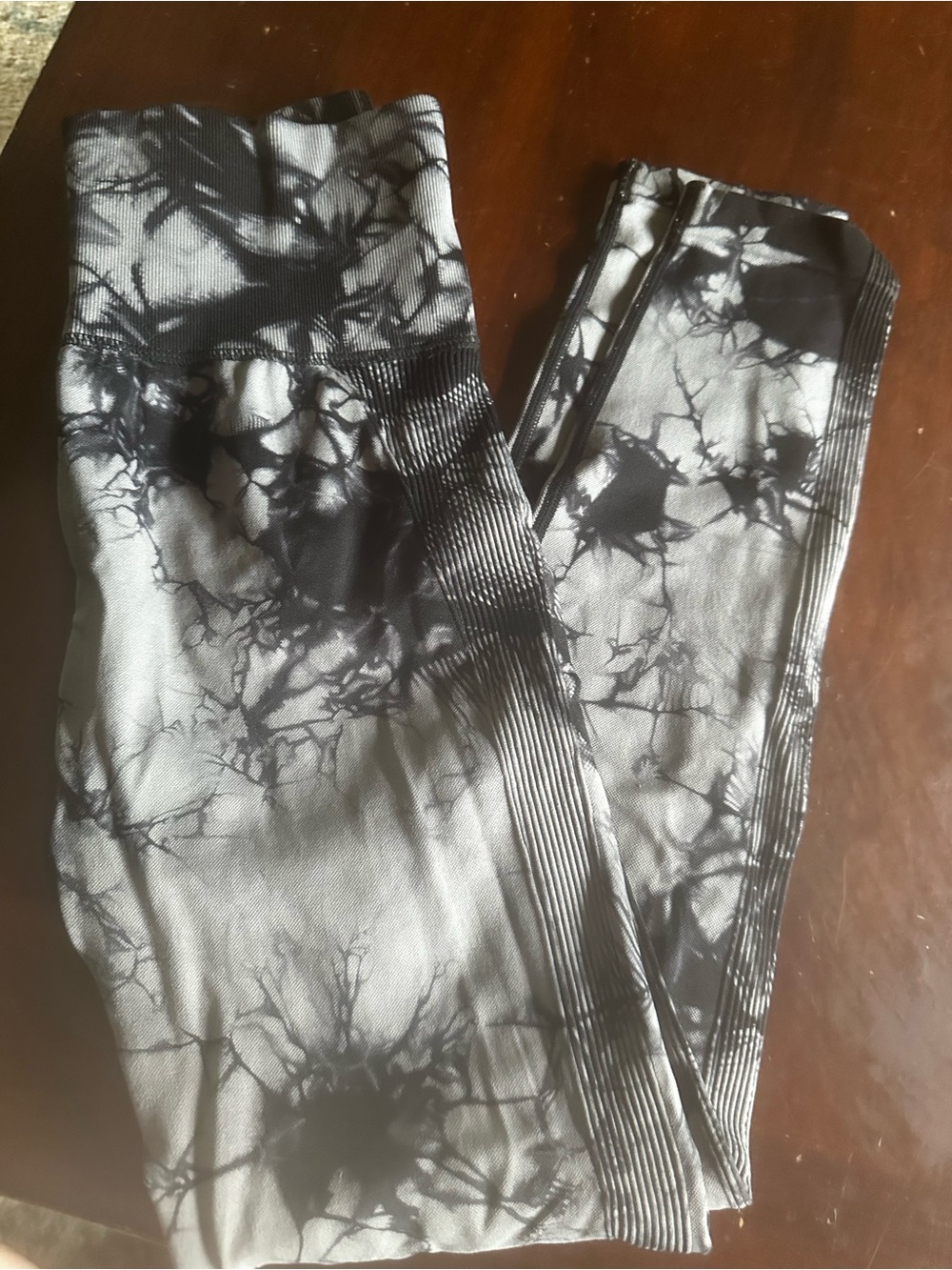 High-Waist Black & Gray Tie-Dye Leggings